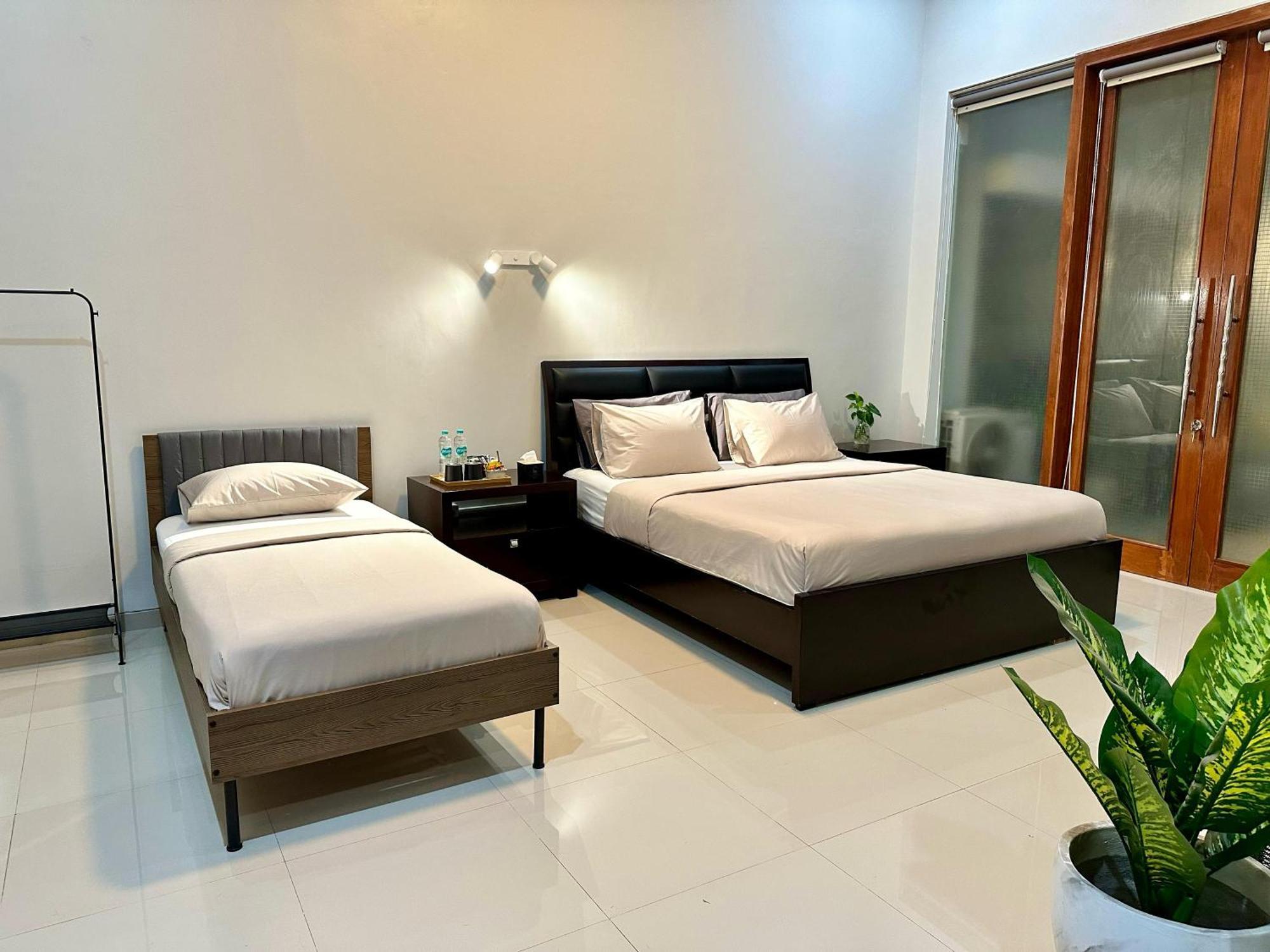 Cendhani Raras Gallery Kejayan Luaran gambar