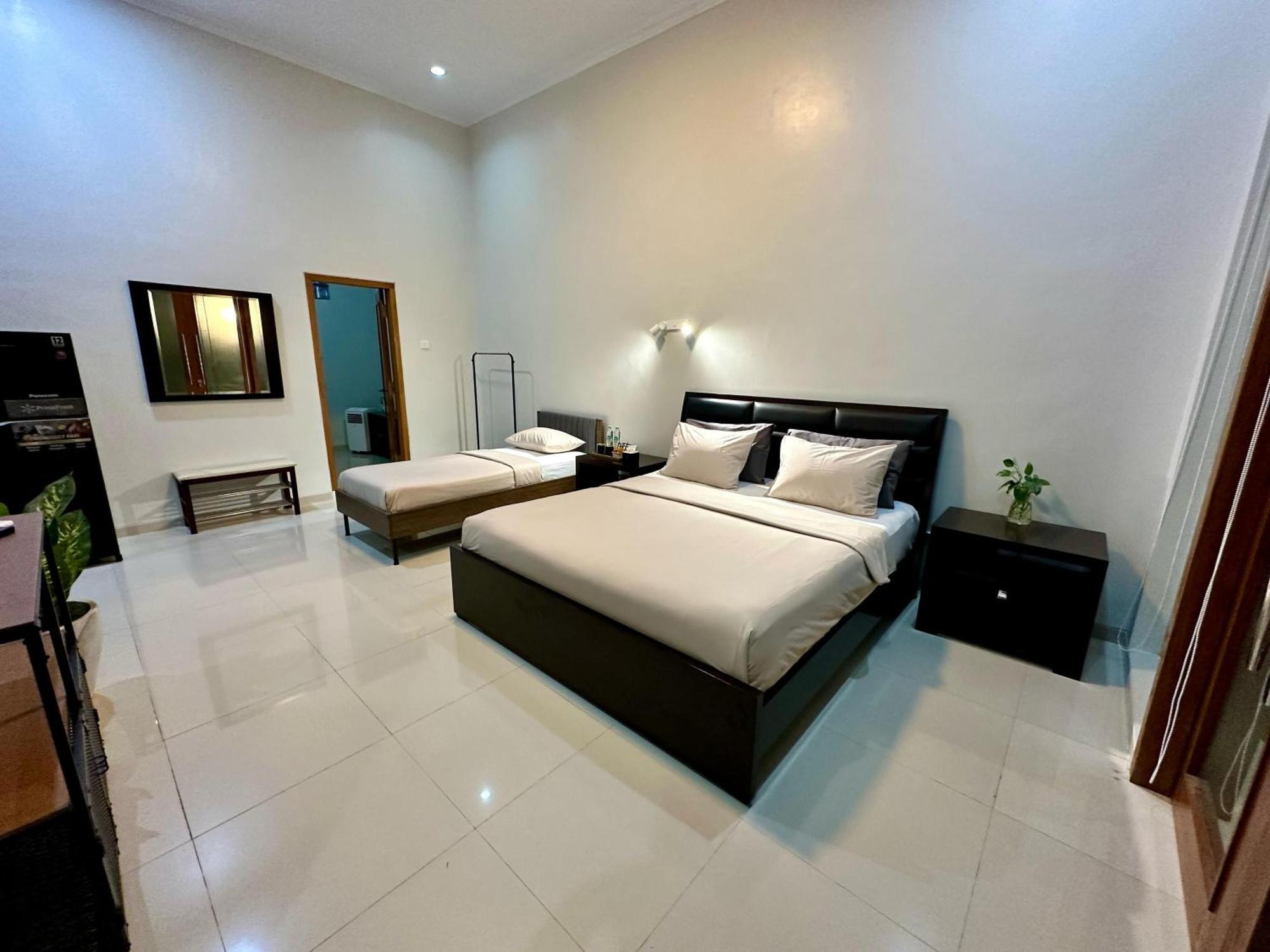 Cendhani Raras Gallery Kejayan Luaran gambar